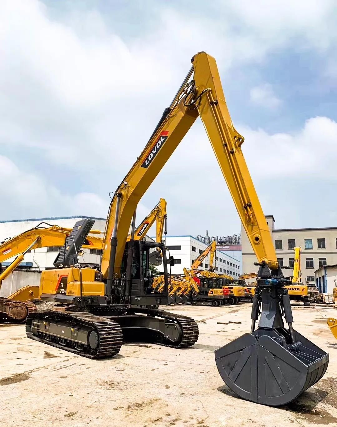 1.2m3 Clamshell Bucket In Conjunction Grabbing Loading Bulk Materials