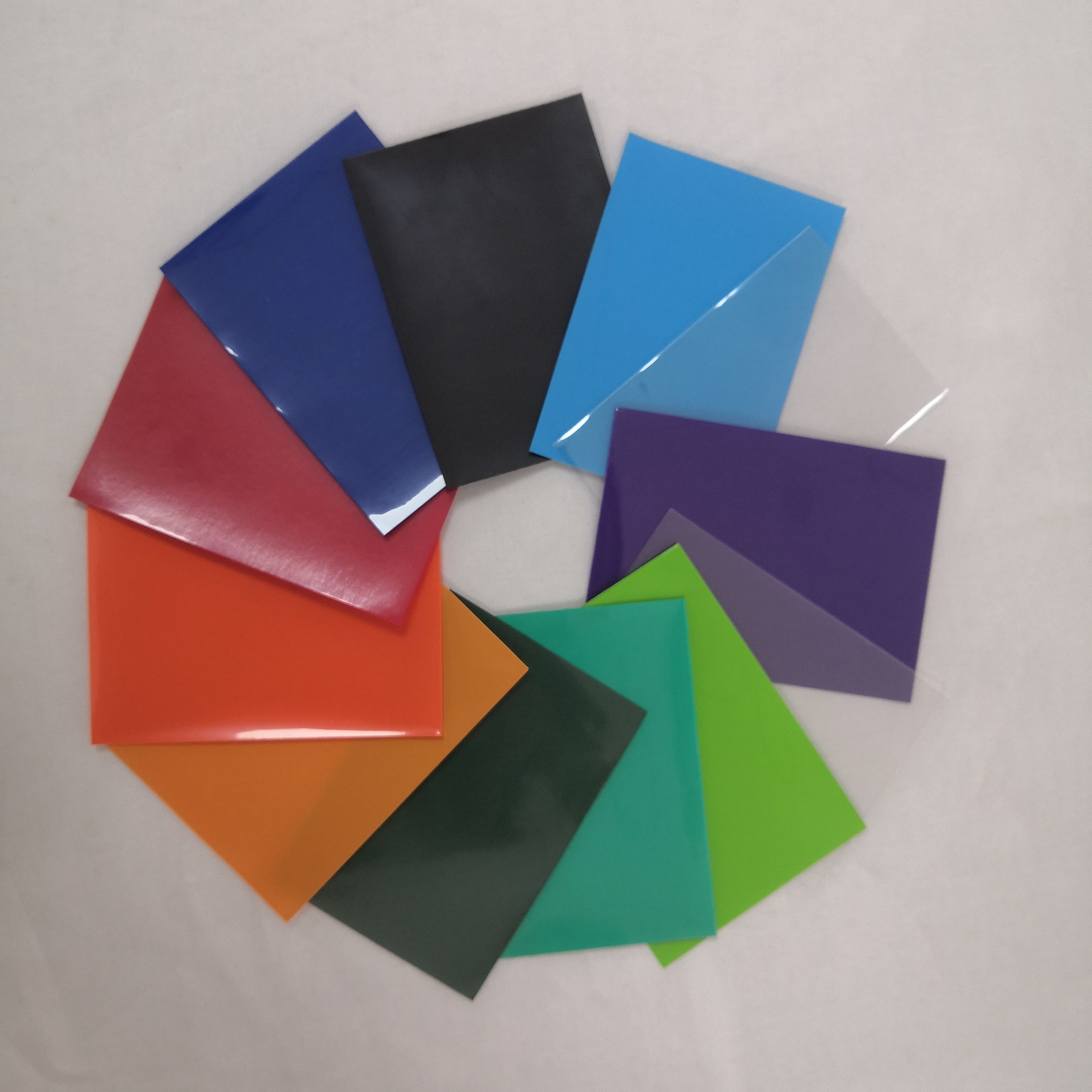 Customized Trading Game Card Sleeves Clear Hard Plastic Card Sleeves Protector