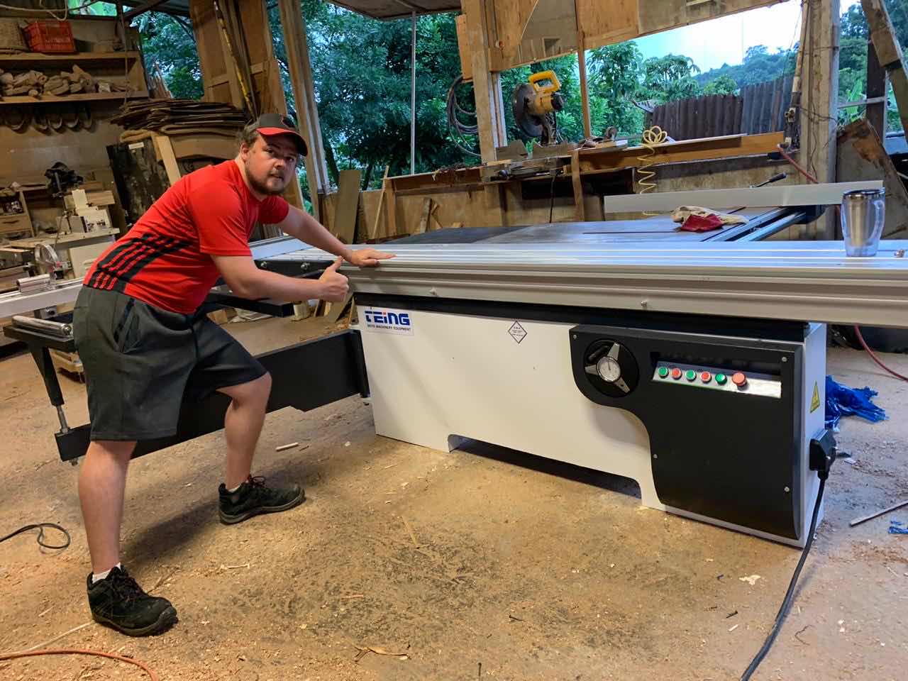 80mm Max. Cutting Height Woodworking Machinery Sliding Table Saw with CE Certification