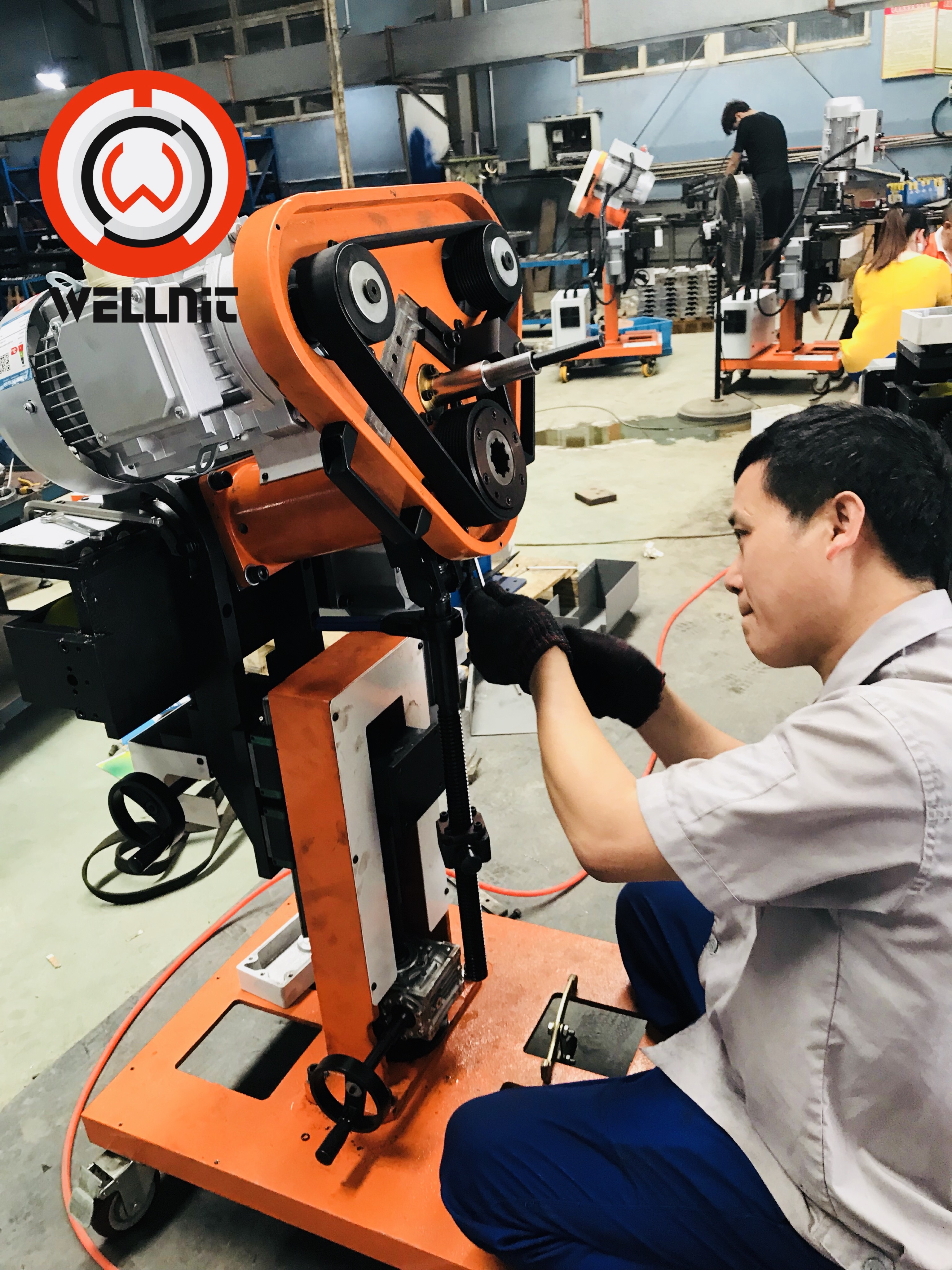 High Efficiency Self Moving Plate Chamfering Machine Cold Working Automatic Feed