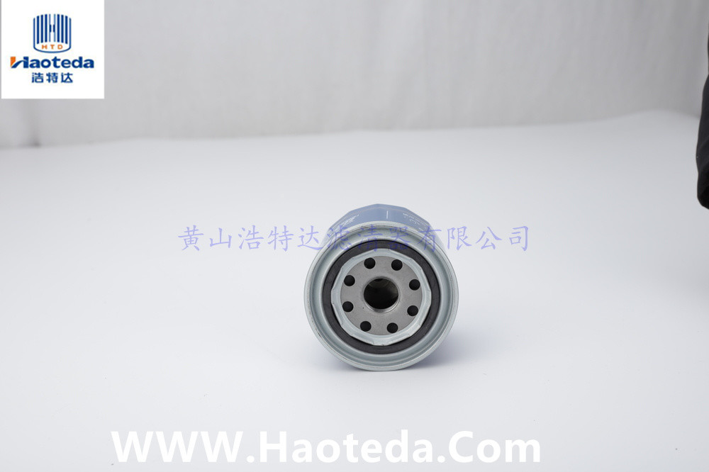 Easy installing 15208-31U00 Oil Engine Filter Auto Spare Parts