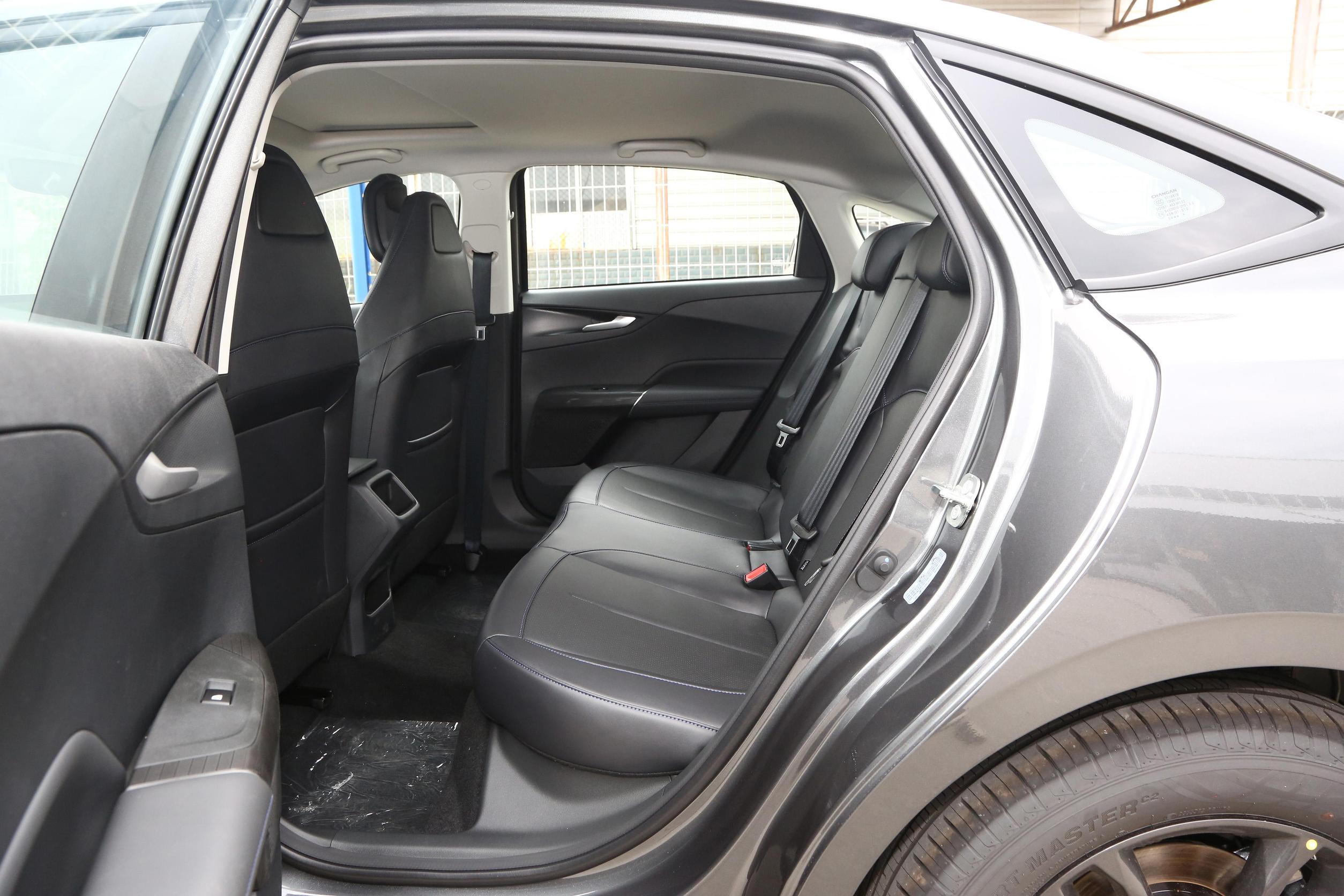 Changan Lamore 4X4 Sedan Cars Front-Wheel Drive 200KM/H High Speed Nars with Rear Radar and McPherson Independent Suspension