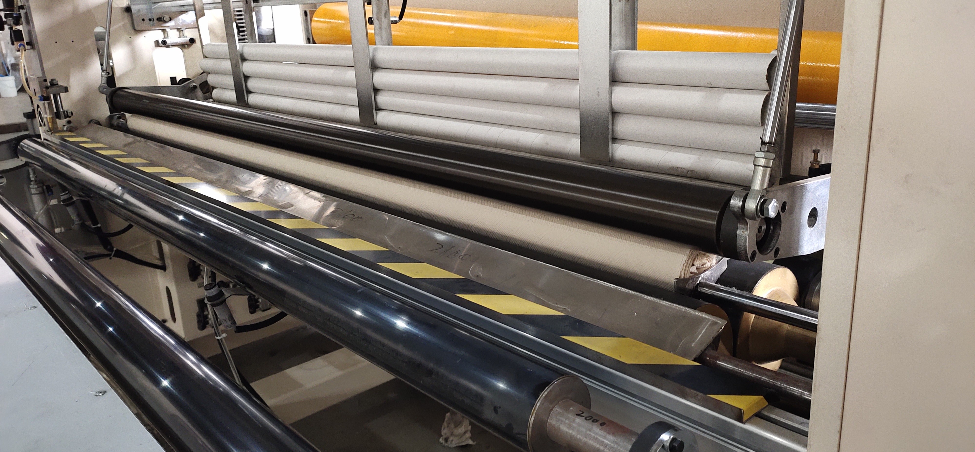 Wall Type Automatic Toilet Tissue Paper Roll Making Machine Supplier