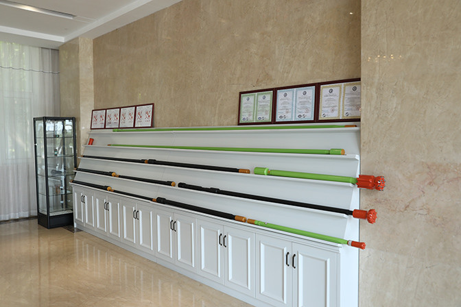 High Performance Rock Drilling Tools For Ore Mining Normal / Retrac