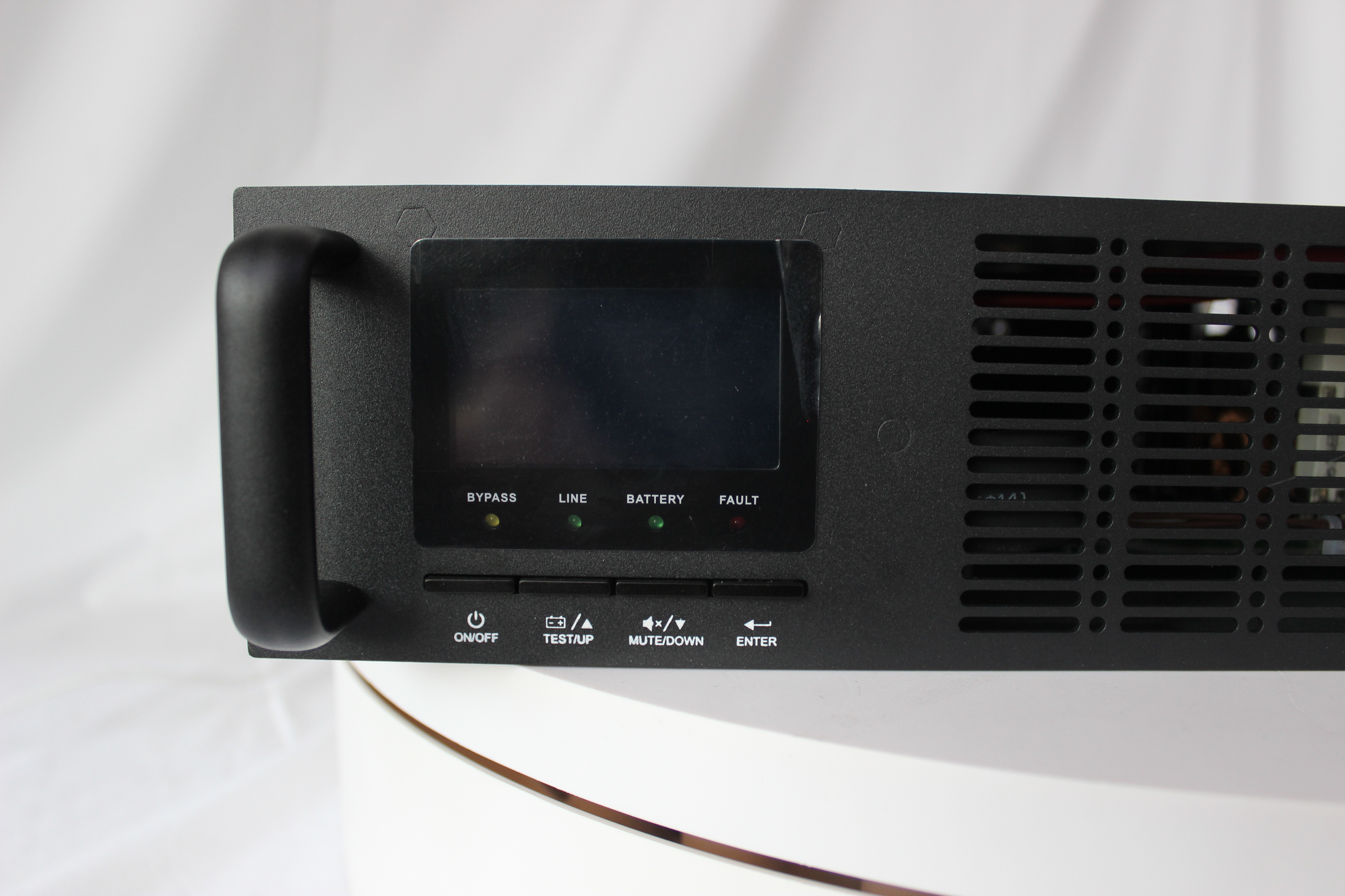 Double Conversion ISO9001 800W 1U Rack Mount UPS Power System Pure Sine Wave