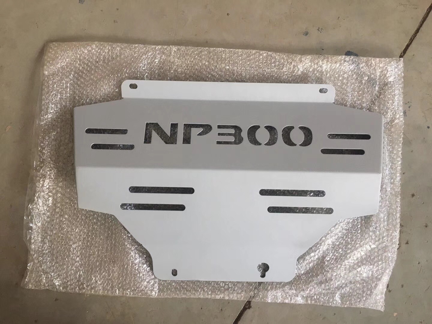 Auto Accessory Steel Bumper Skid Plate For Nissan Pick Up NP300 Navara 2015