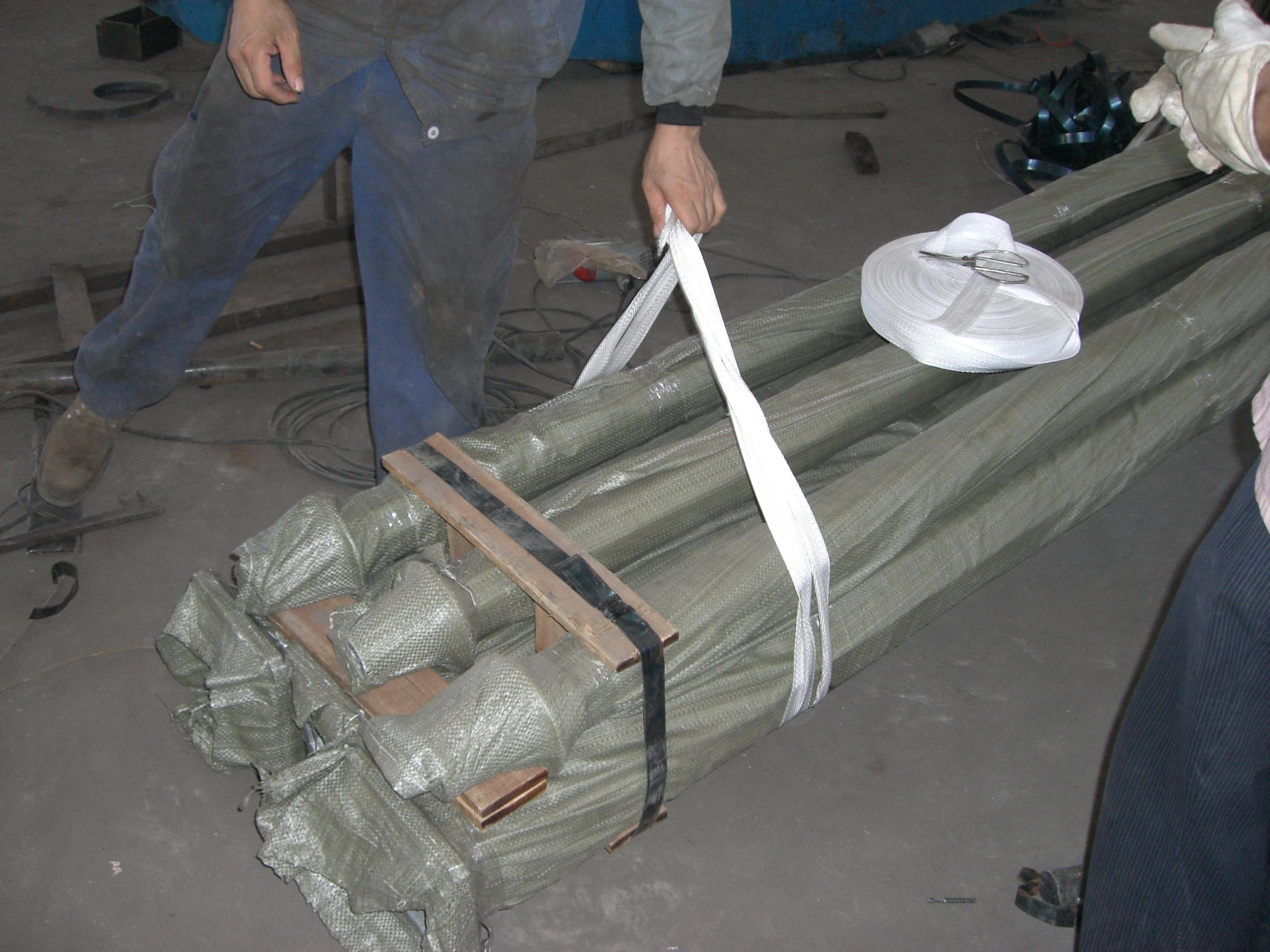 Low Voltage Dodecagonal Galvanized Electric Pole With Bitumen Painted 20m