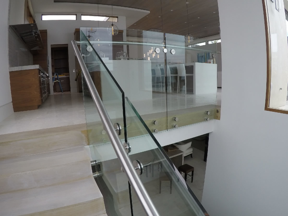 Indoor Staircase Post Glass Railing Custom Handrail Sizes With 12mm Tempered Glass