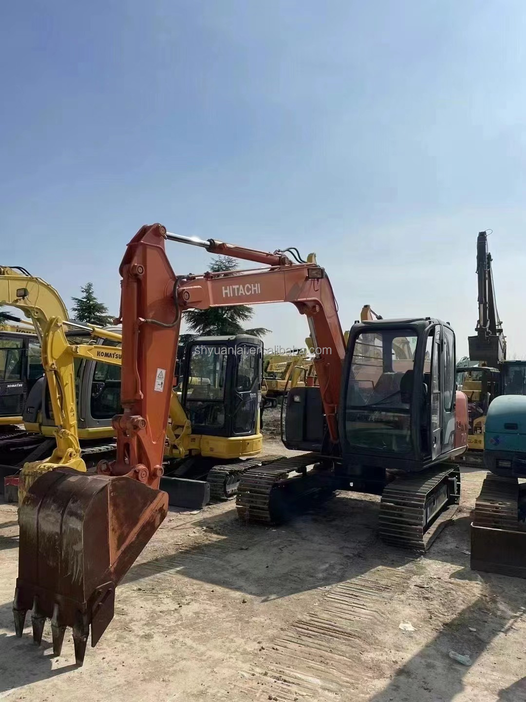Smooth Operation ZX70 Excavator With Original Hydraulic Valve And 7T Operating Weight