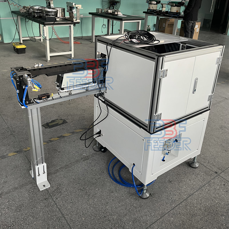 PLC Step Feeder Large Capacity Steady Speed Nuts Feeding Machine