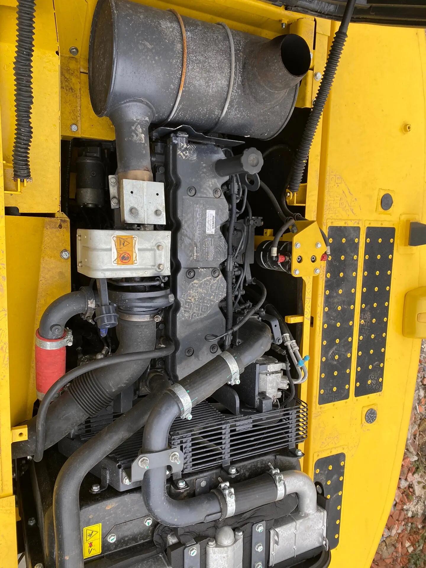 Used Kumatsu PC220 PC200 PC240 Excavator with 1m3 Bucket Capacity and Efficiency