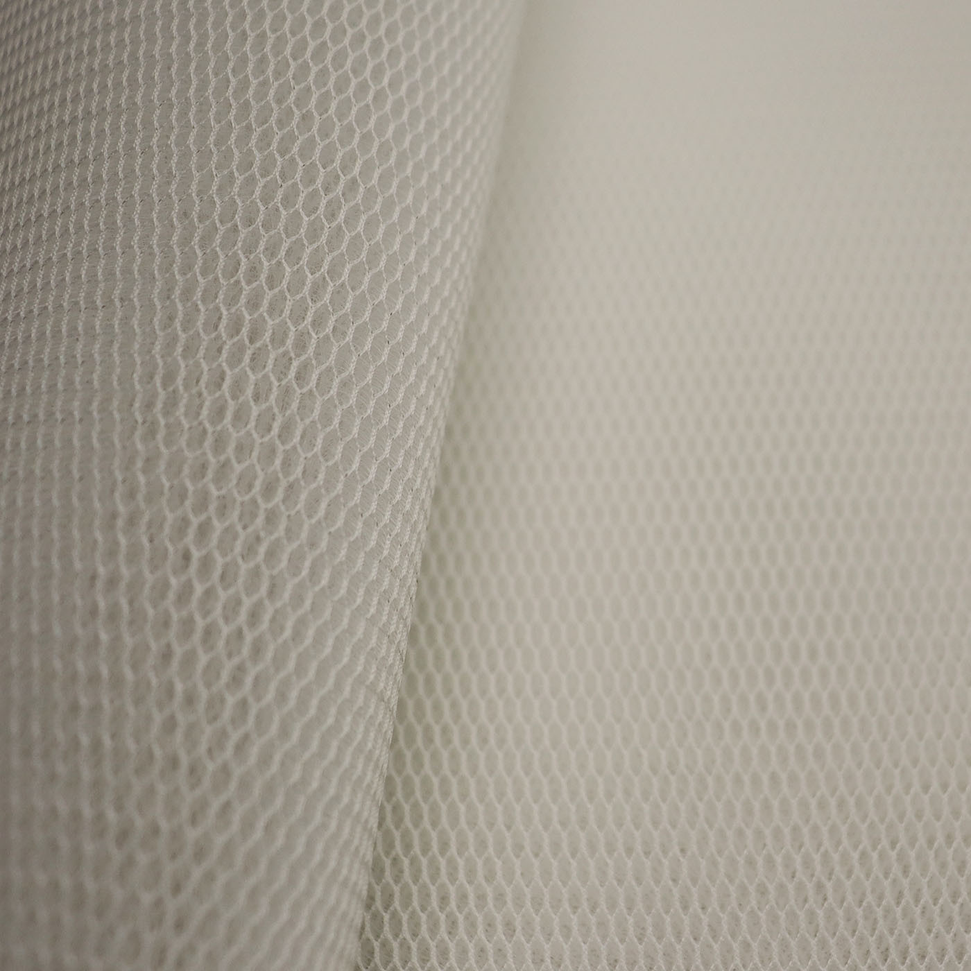 Memory 4mm 3D Mesh Material Polyester Mesh Fabric Highly Breathable