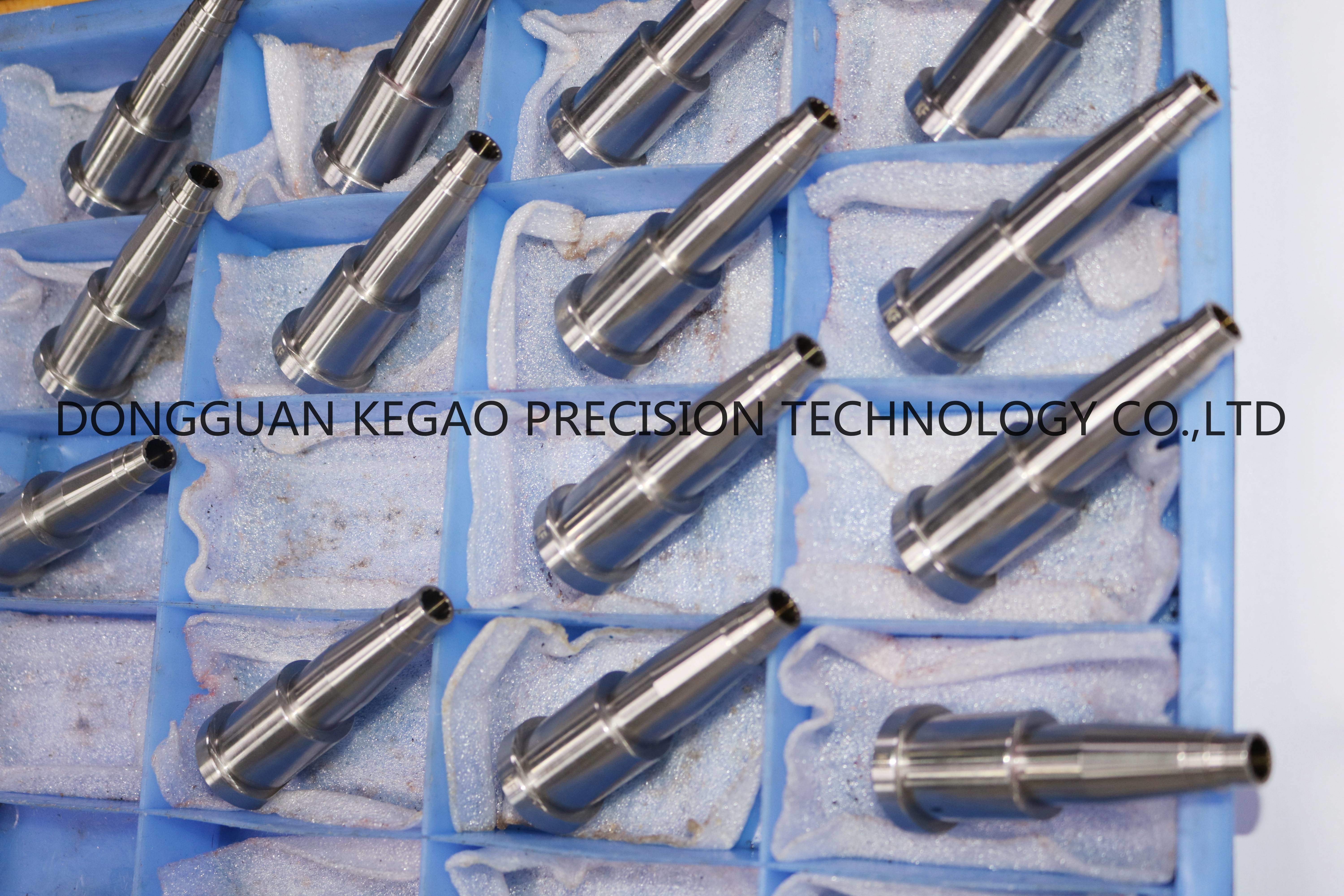 Core Insert Plastic Injection Moulded Parts 1.2083 Material Ra0.4 Finish