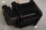 Yaskawa USAREM-05ACN11 AC SERVO MOTOR 300W 3000RPM 200V 2.7A NEW