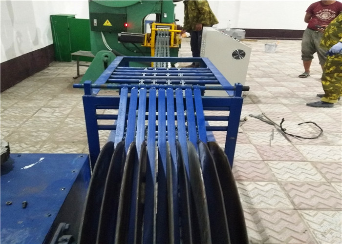 Galvanized Sheet Concertina Razor 2.2mm Barbed Wire Fence Machine
