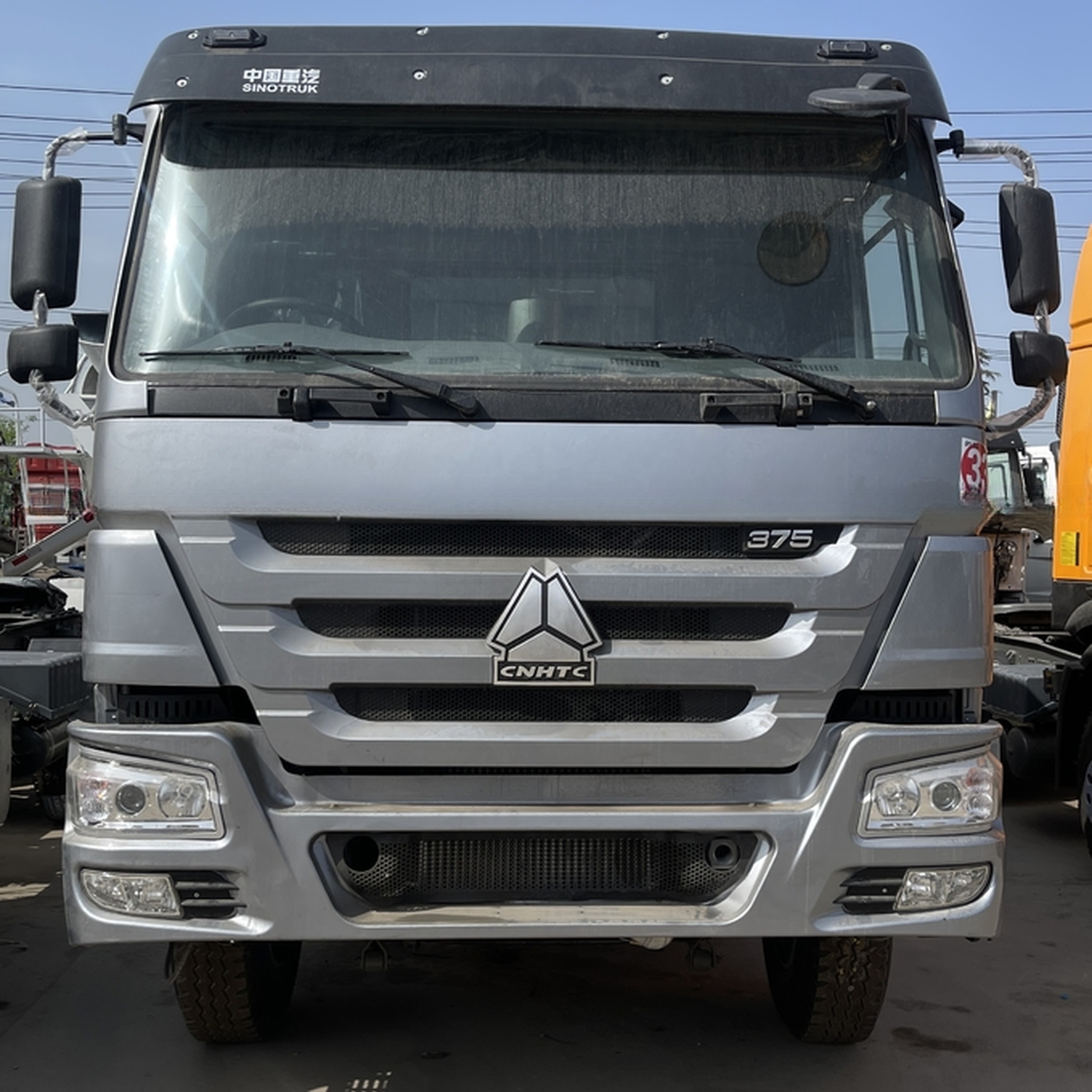 Left Steering Sinotruk Howo 6x4 Dump Truck Used 375hp 10 Wheels 20CBM Tipper Trucks