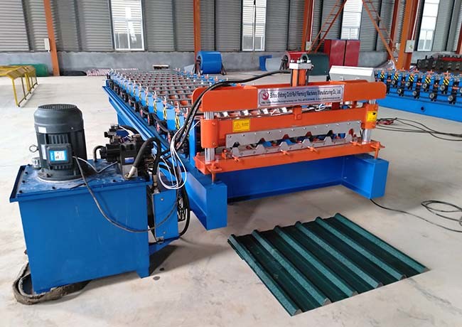 Prepainted Galvanised Iron Metal Roofing Sheet Making Machine Voltage 440V 3phase 60Hz