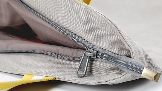 Multipurpose Recycled Shopping Bag Zipper 8 12 OZ Double Stitching With Inside Pocket