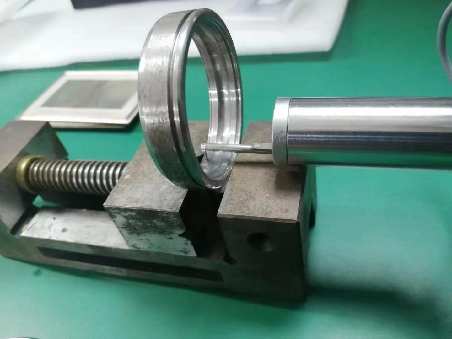 SRT-7300+ Multiple Parameter Roughness, Waviness and Original Contour Measuring Instrument