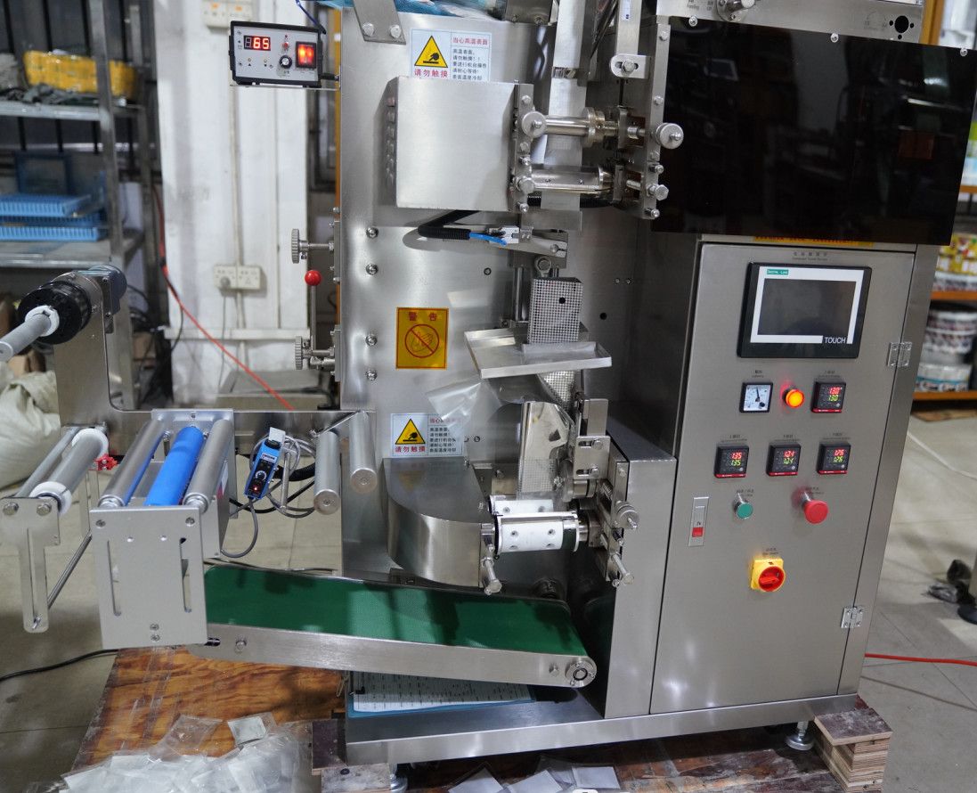 Small Granule Tea Bag Filling And Sealing Machine With Automatic Measuring Cups