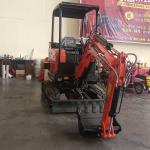Tailless Compact Crawler Excavator Machine Retractable Shoes 3 Tonne Digger