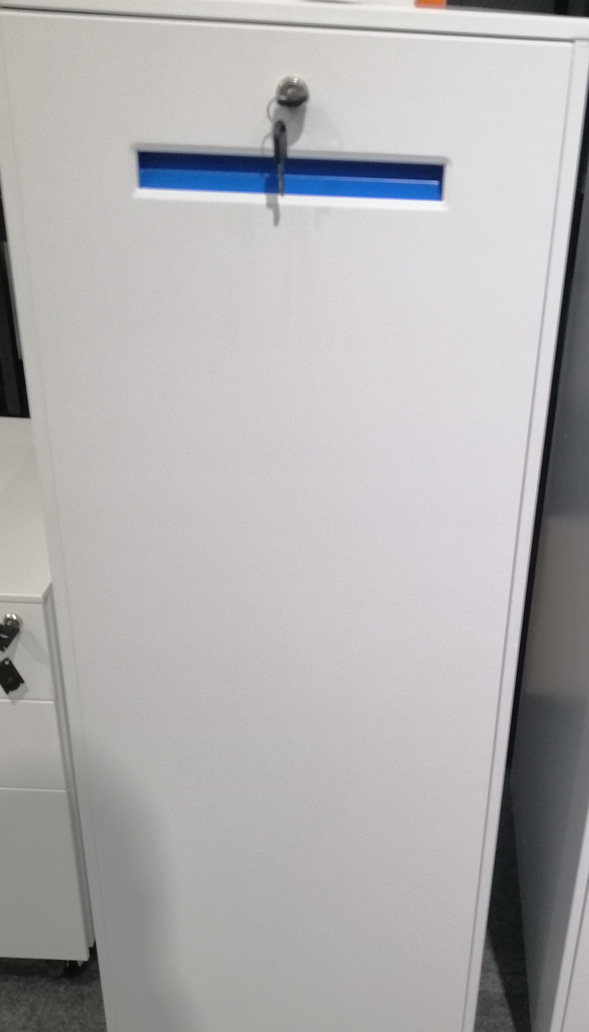 12mm Edge Tower Office Steel Cabinet Blue Handle White Body