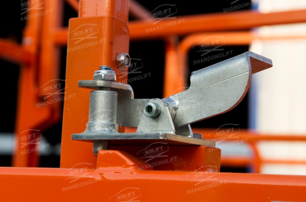 8m Electric Battery Power Self Propelled Elevating Work Platforms / Aerial Lift Scaffolding