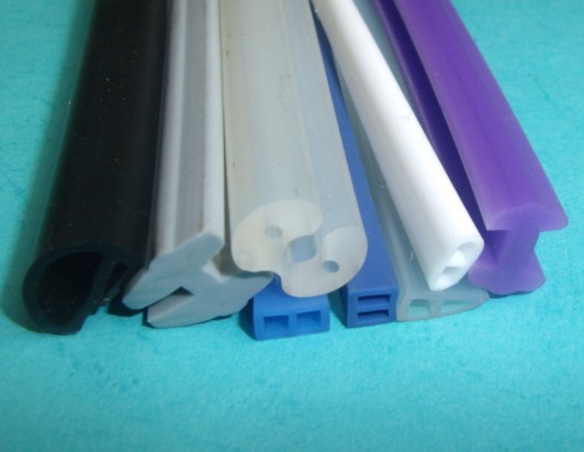 Oil Resistant Silicone Seal Strip , Silicone Extruded Gasket Profiles For Oven