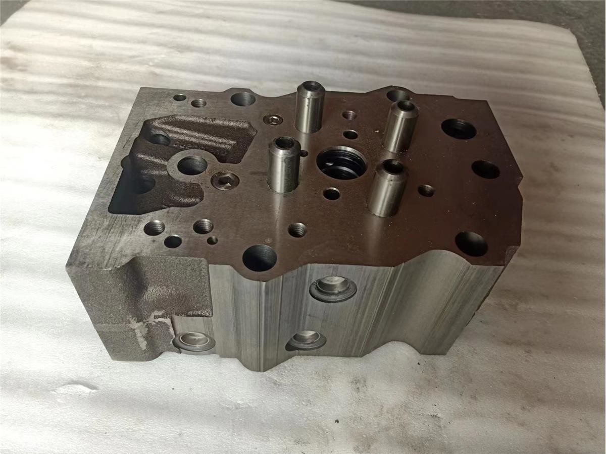 Cylinder Head Assy 3811985 For KTA19 K19 4 valve Diesel engine