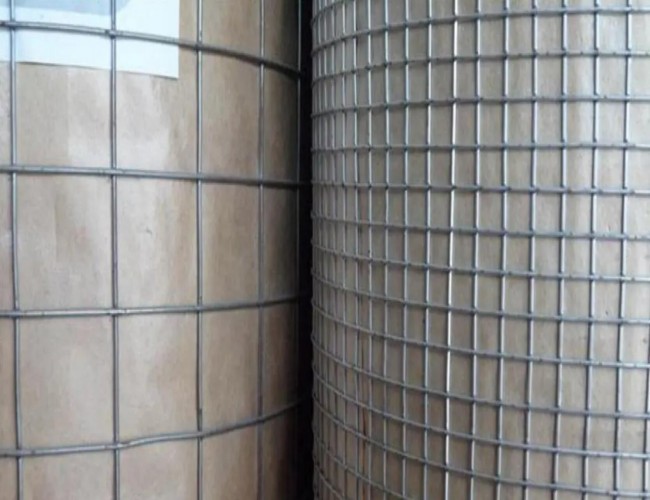 Carbon Steel BWG15 Galvanised Welded Mesh Rolls For Construction Projects