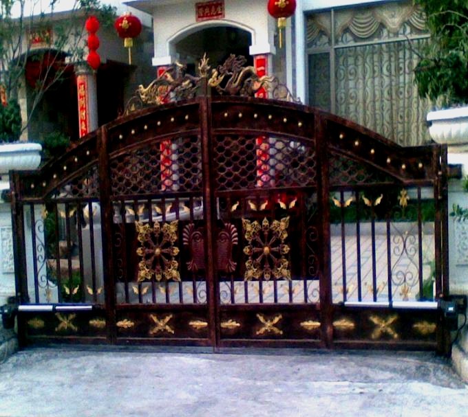 Custom Design Wrought Iron Fence Gate Waterproof Environmentally Friendly