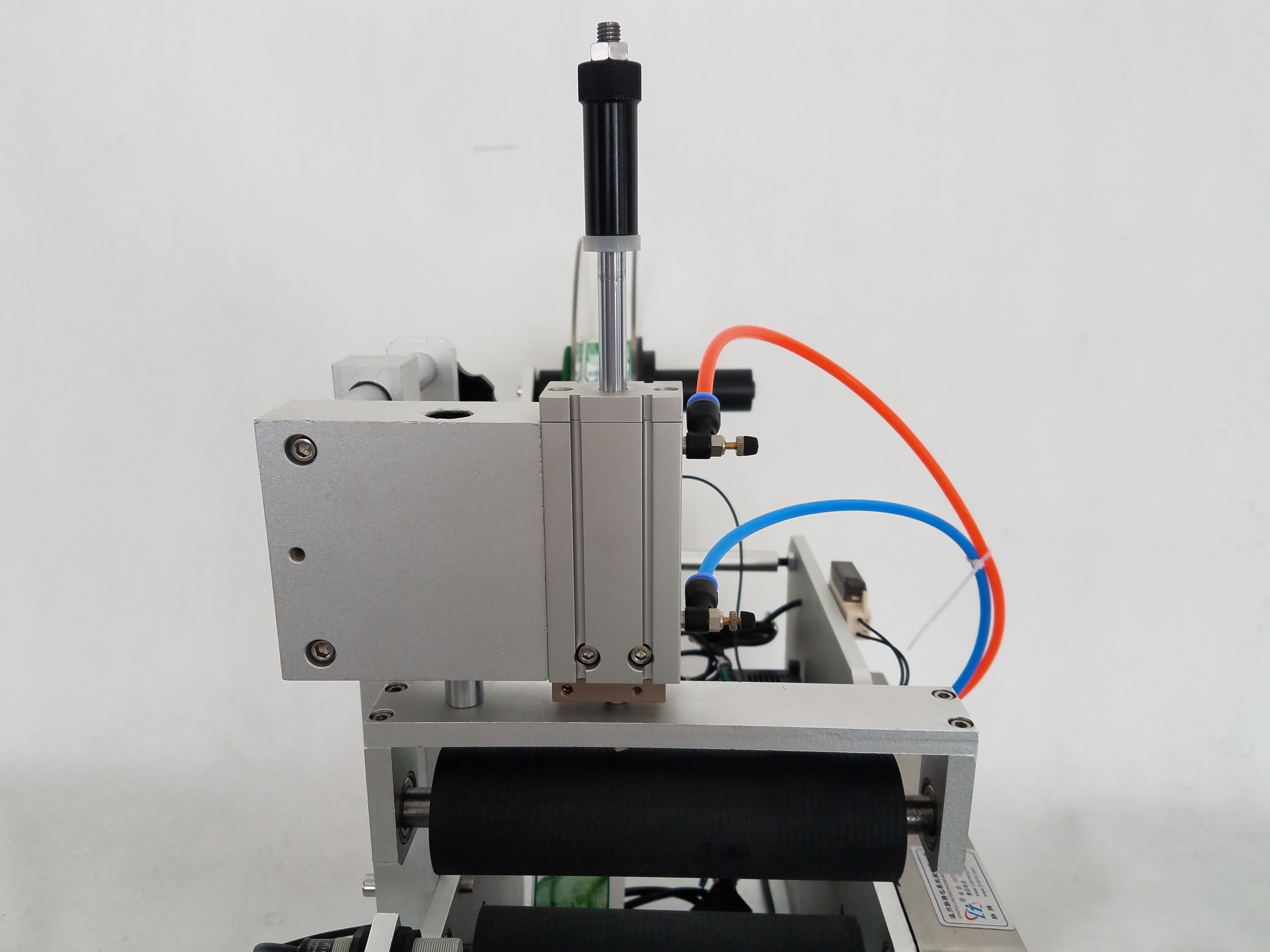 Desktop Adhesive Sticker Semi Automatic Bottle Label Applicator Pneumatic Type