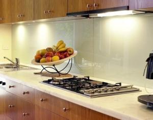 Wholesale Baker White Painted Glass Backsplash Maximum size 2000 mm * 6000 mm from china suppliers