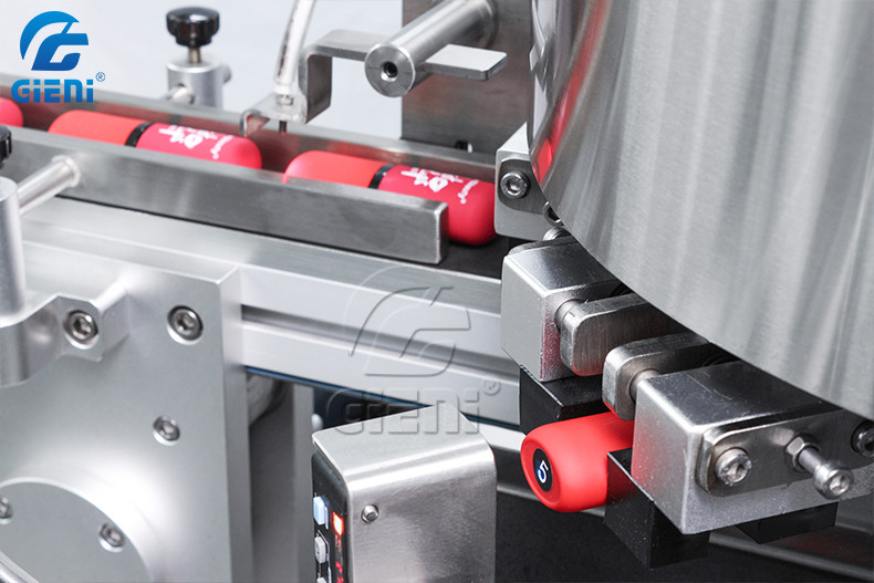 PLC Control 2KW 90pcs/Min Lipstick Labeling Machine