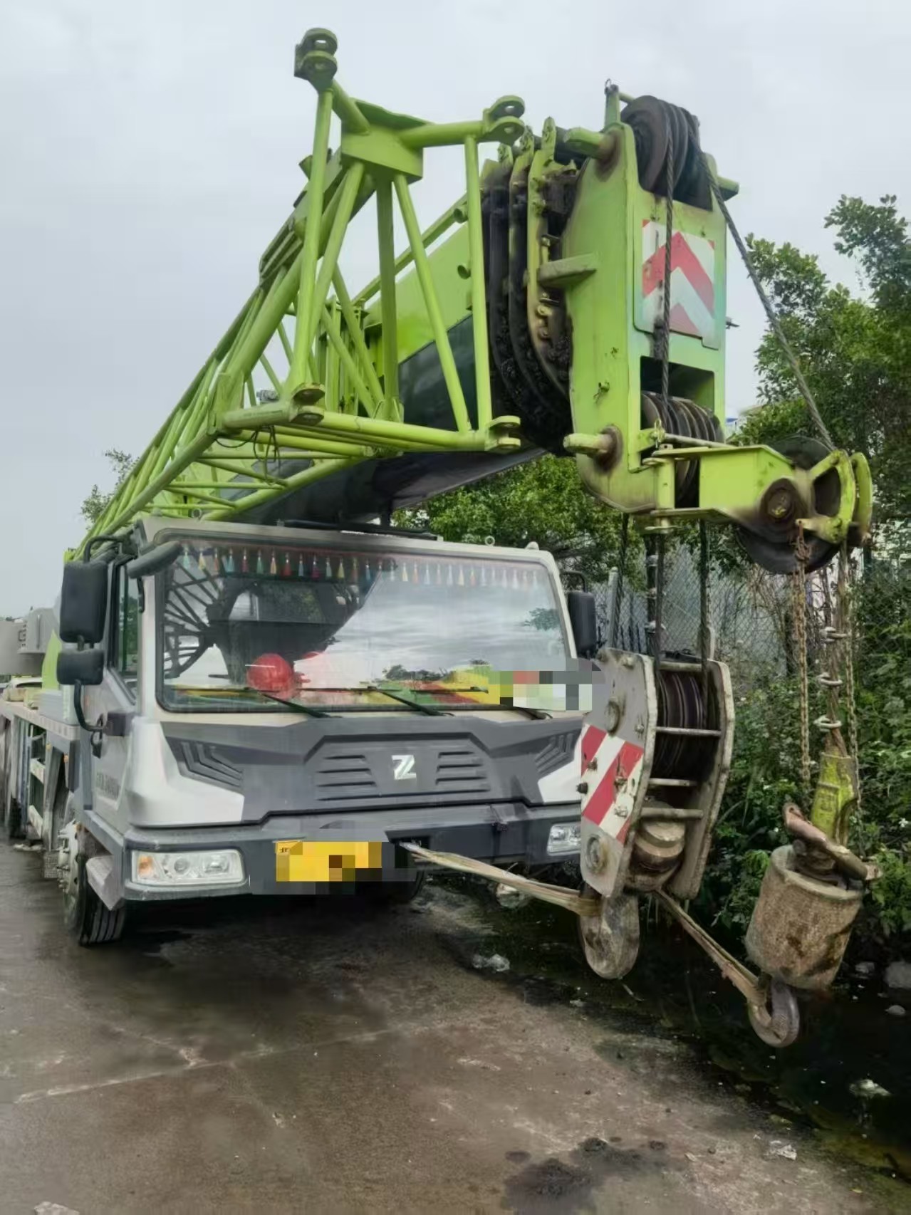 Used Five-Arm Crane Jib QY25H 2021 Years Zoomlion Mobile Crane 25tons for Heavy-Duty Construction Projects