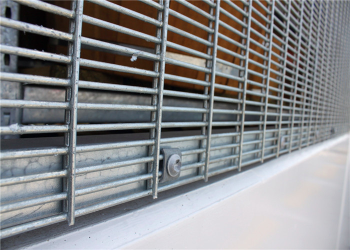 Outdoor Galvanized Wire Welded Mesh Fence Panels Durable For Construction