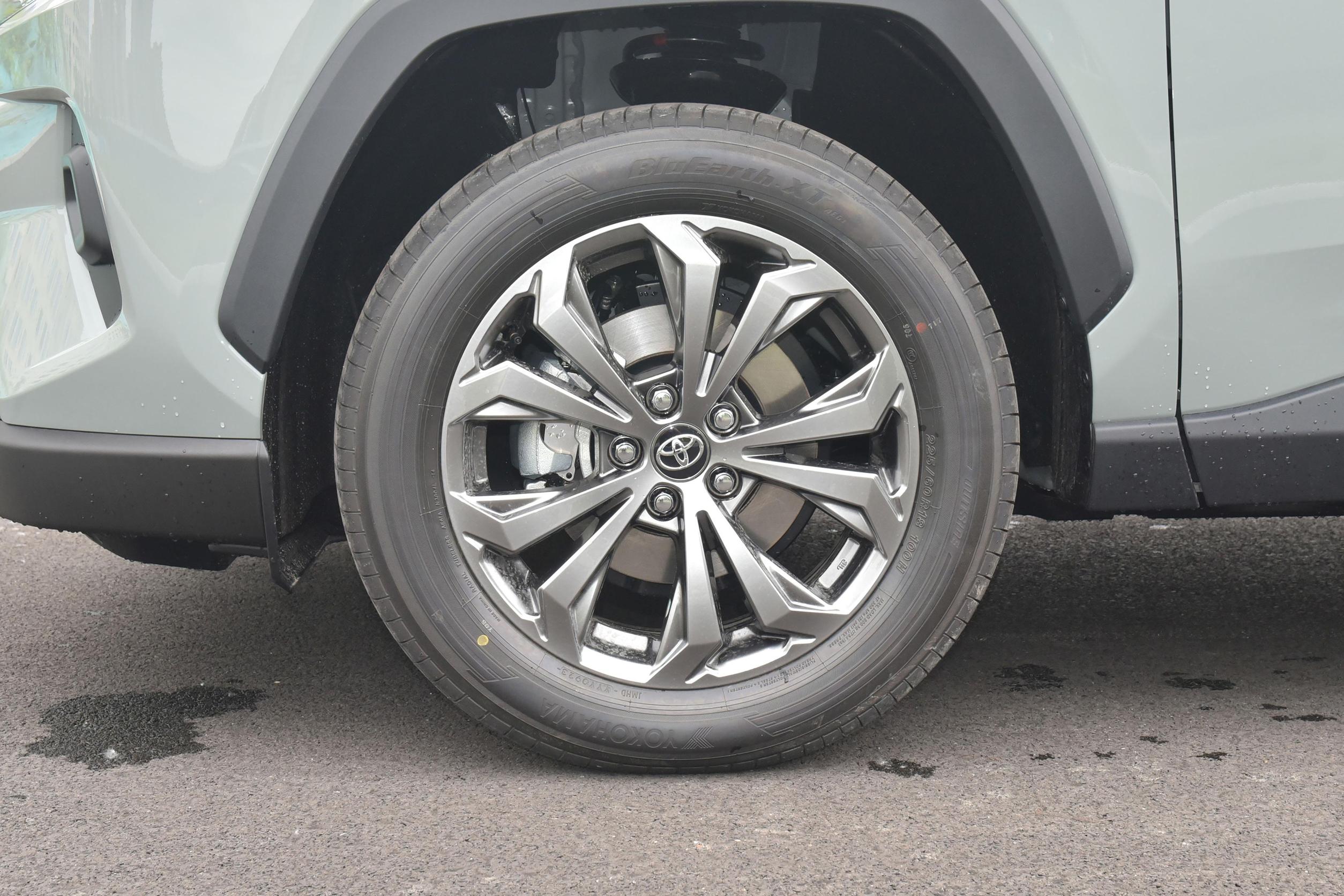 Month 2 Petrol Vehicle To-yota Rav 4 Series Auto Suv Gasoline Automobile Hybrid Cars with Modern Design
