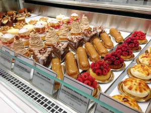 Wholesale Compact Bakery Shelves Bread Display Corrosion Resistant Easy Cleaning from china suppliers