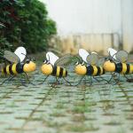 Outdoor Metal Yard Ornaments Textured Lifelike Bee Metal Decor With Glass Wings
