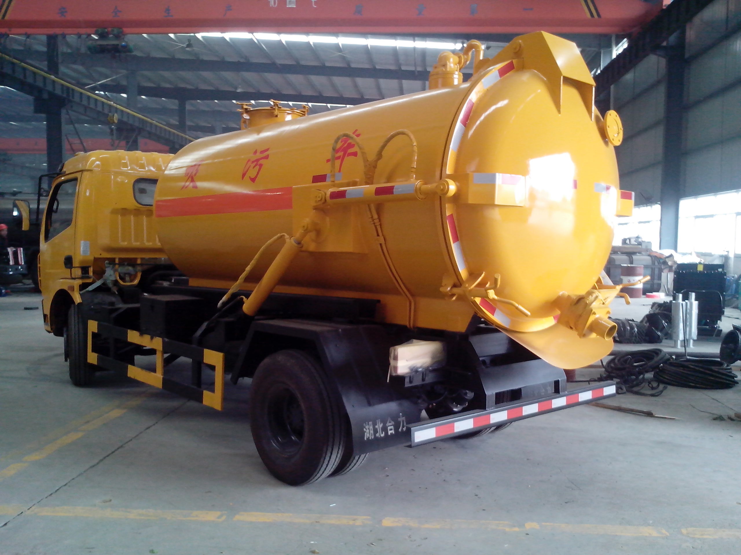 New condition dongfeng Professional Special Purpose Truck vehicles fecal suction truck