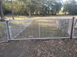 Wholesale 4ft General Purpose Metal Farm Gates Horse Cattle Sheep Yard Panels Victoria &quot; from china suppliers