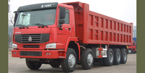371Hp Sinotruck HOWO Truck Left Hand Driving Type 8X4 with cargo body 30 CBM