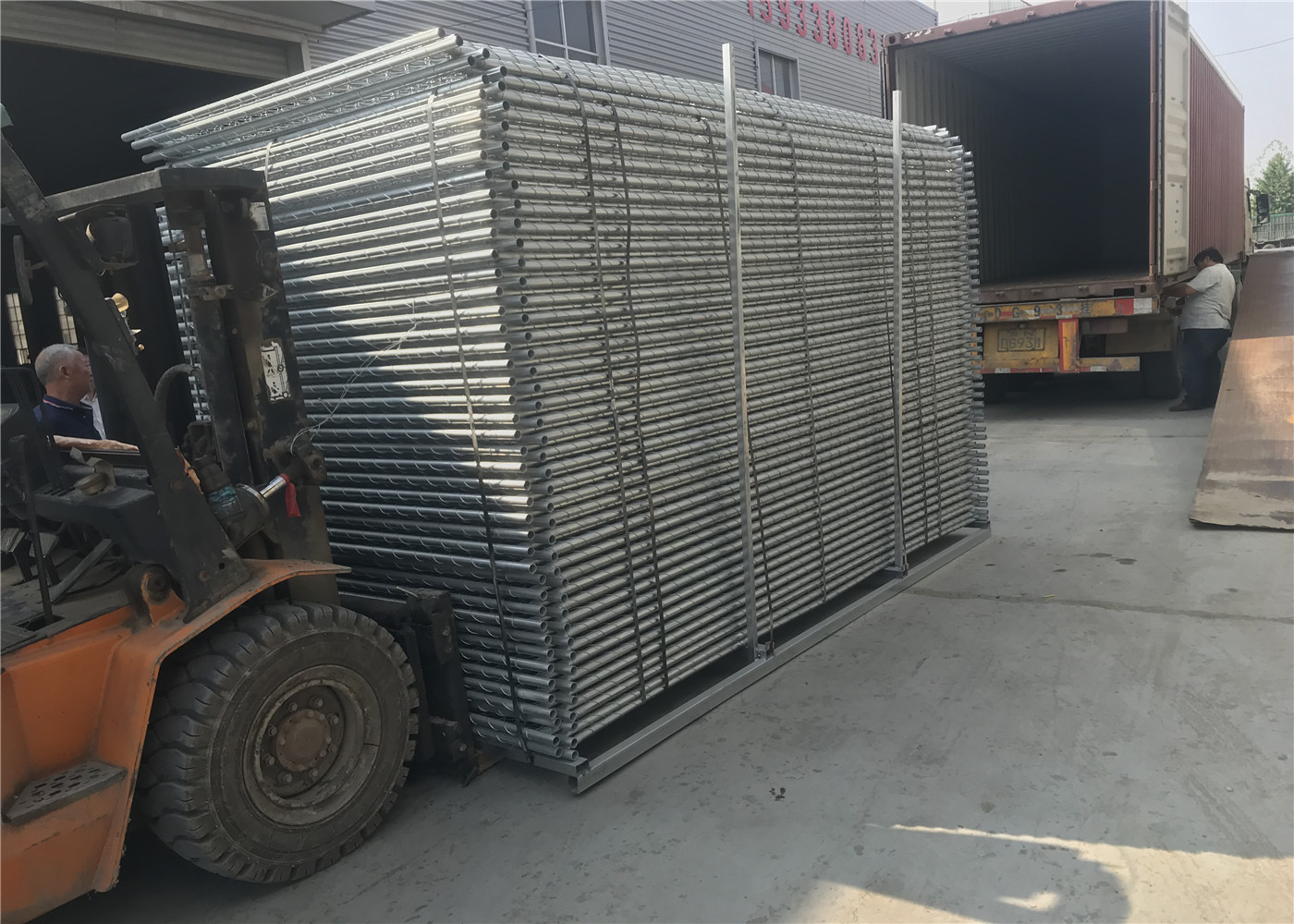 American Standard Temporary Construction Fencing Panels 6'height x12'width Mesh 63mmx63mm Diameter 2.7mm 100gram/sqm HDG
