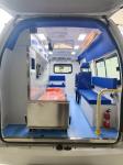 Futian Medical Emergency Ambulance 4×2 8 Seater Gasoline Rear Drive