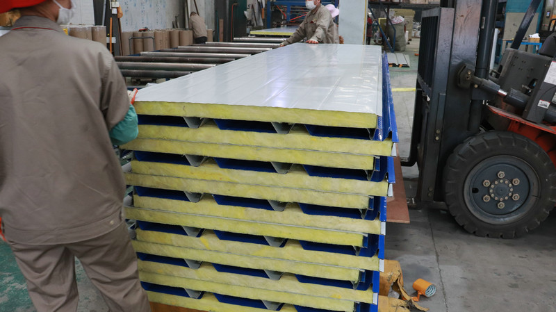 Prefab House 100mm Fireproof Glass Wool Sandwich Panel