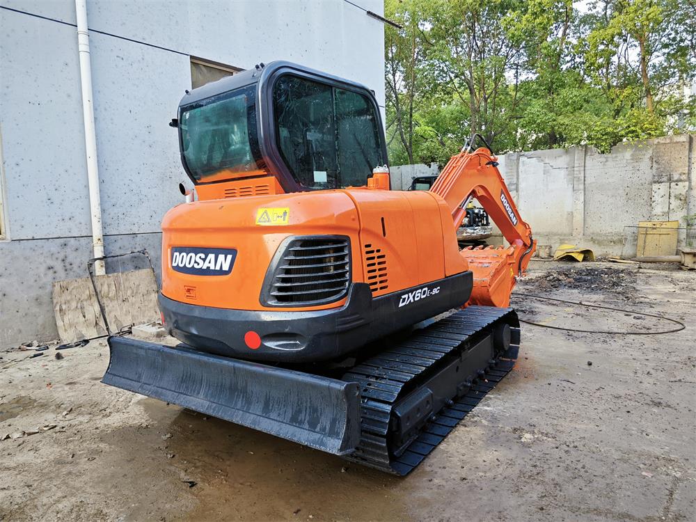 2001-4000 Working Hours Doosan DX225 Used Crawler Excavator with Other Hydraulic Valve