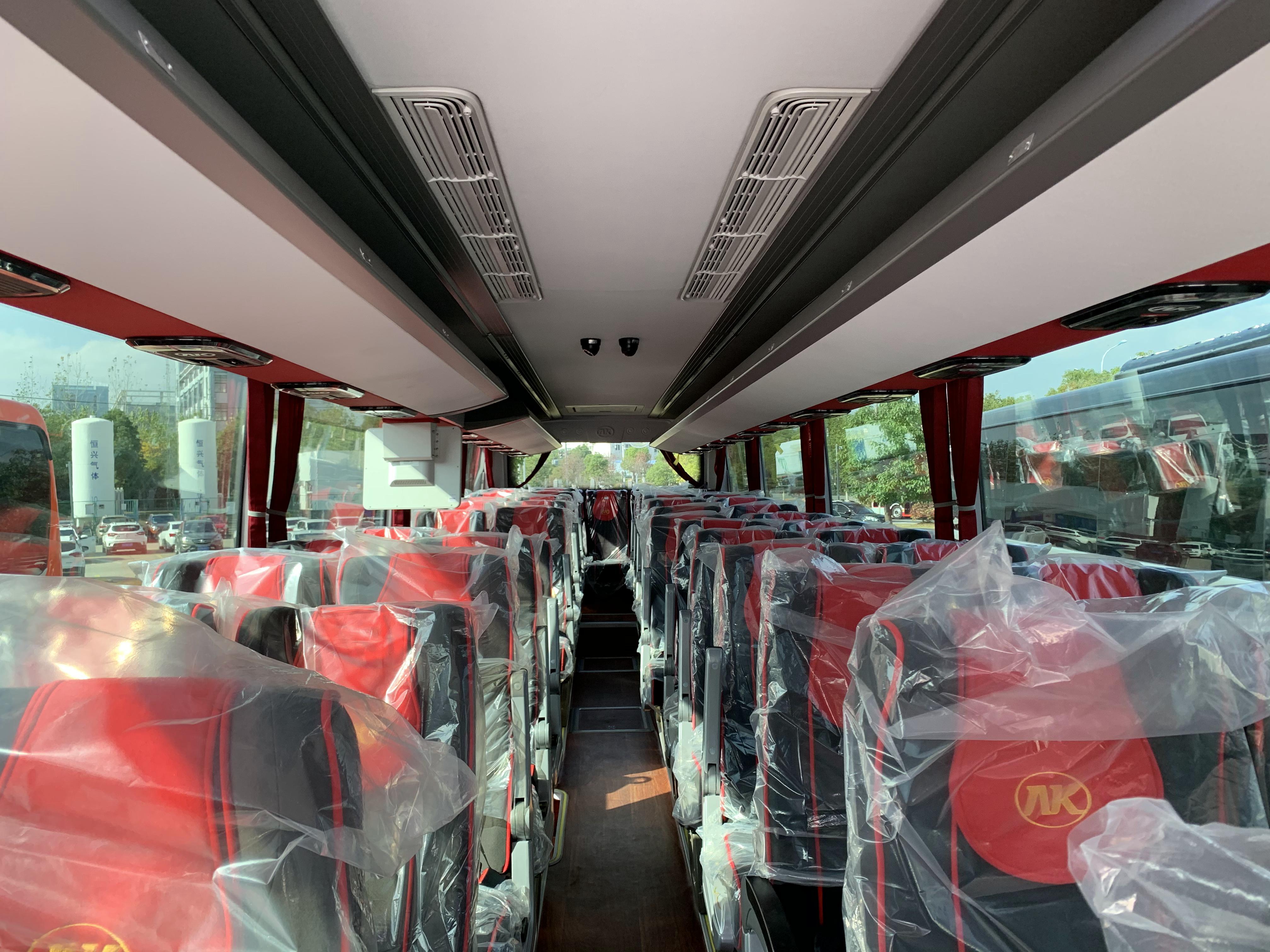 Good 51 Seats Diesel Buses Coaches for Public Bus Euro 5 Emission Standard