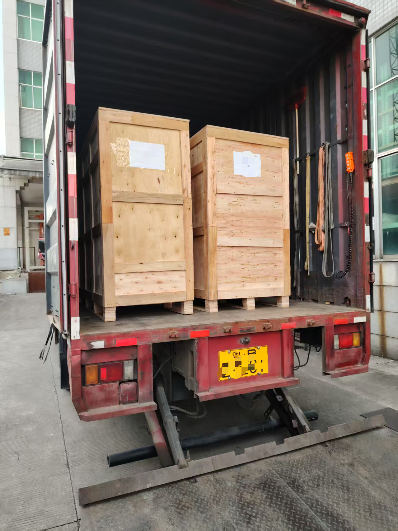 4K Ultra HD Interactive Flat Panel with 20 Touch Points and Built-in Speakers for Education