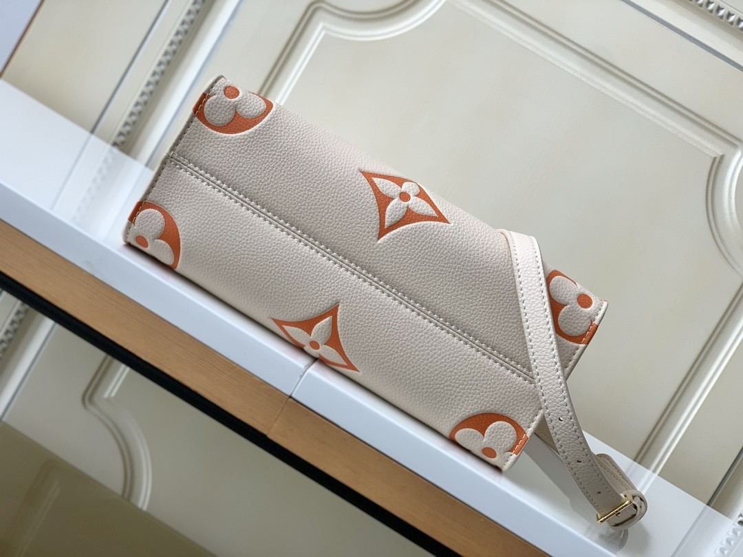 Cream Saffron Giant Monogram OnTheGo MM Louis Vuitton Messenger Bag For IPad Mini