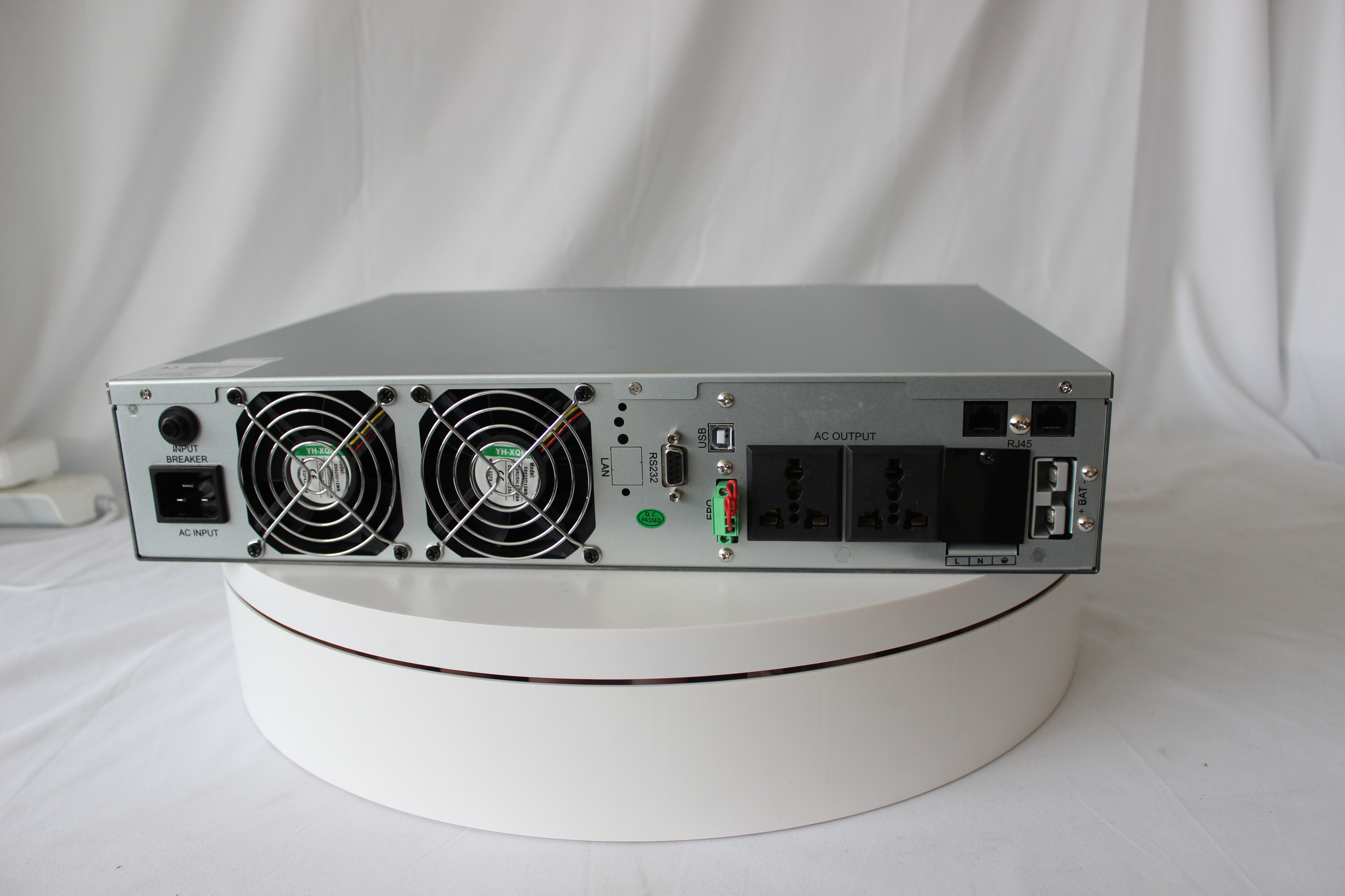 Double Conversion ISO9001 800W 1U Rack Mount UPS Power System Pure Sine Wave